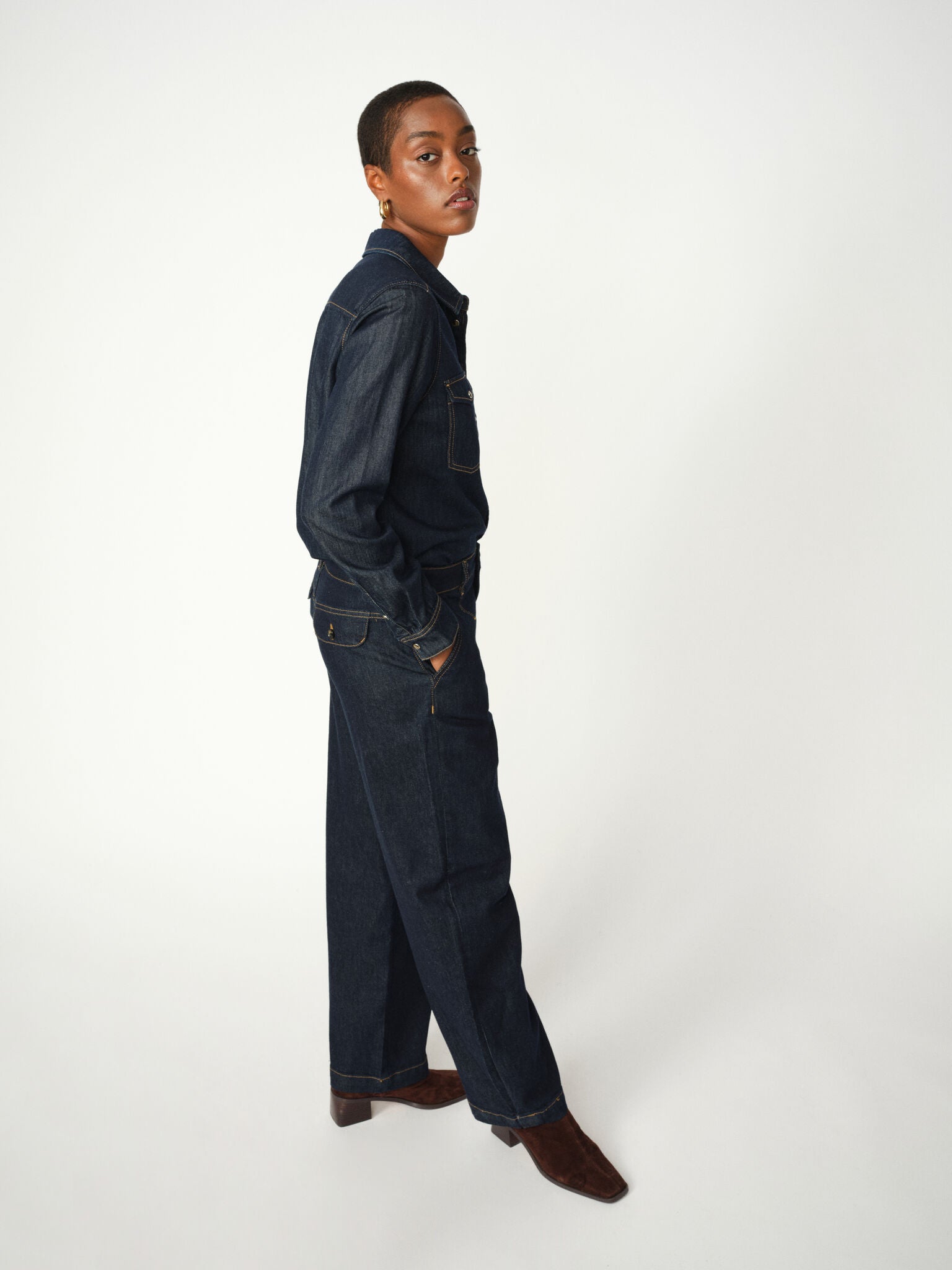 Modelshot / Dark Blue / Detail